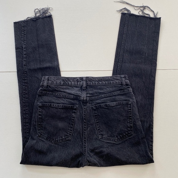 Reformation Women's High Rise Straight Leg Raw Hem Jeans Black Wash Size 27 - Picture 6 of 13